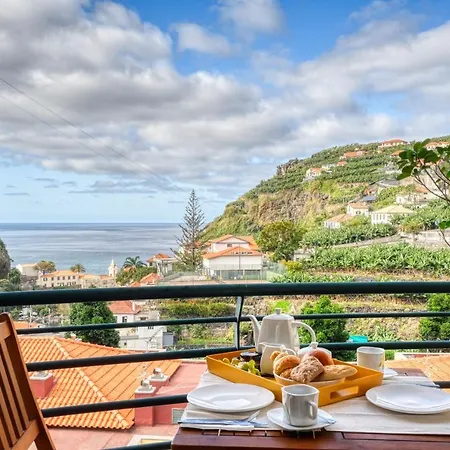 Lidia's Place, A In Madeira 公寓 蓬他达维托亚