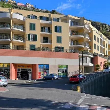 Lidia's Place, A In Madeira 公寓 *
